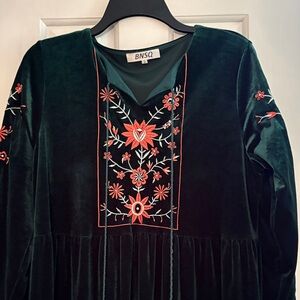 BNSQ Emerald Green Velvet Dress with Red Embroidery large